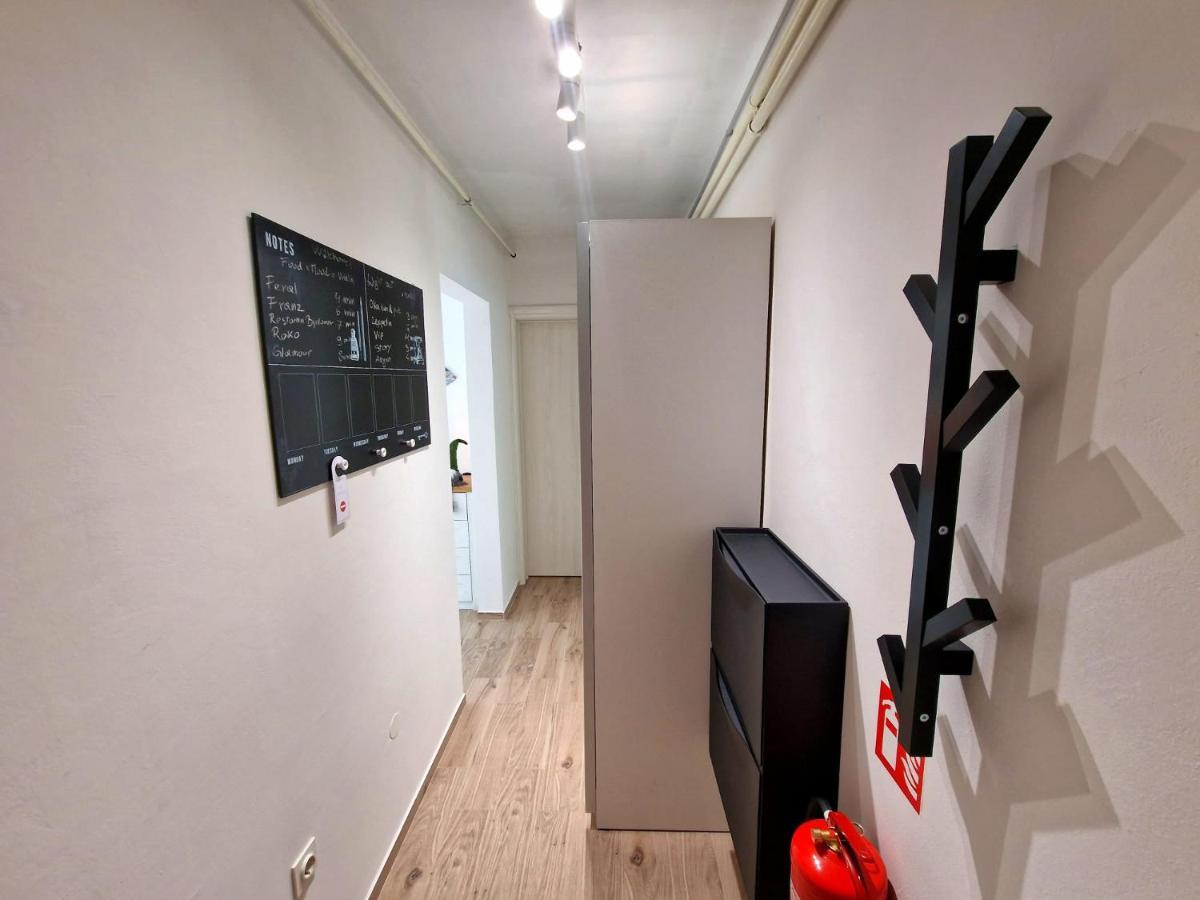 Studio Apartman Varadero Бьеловар Экстерьер фото